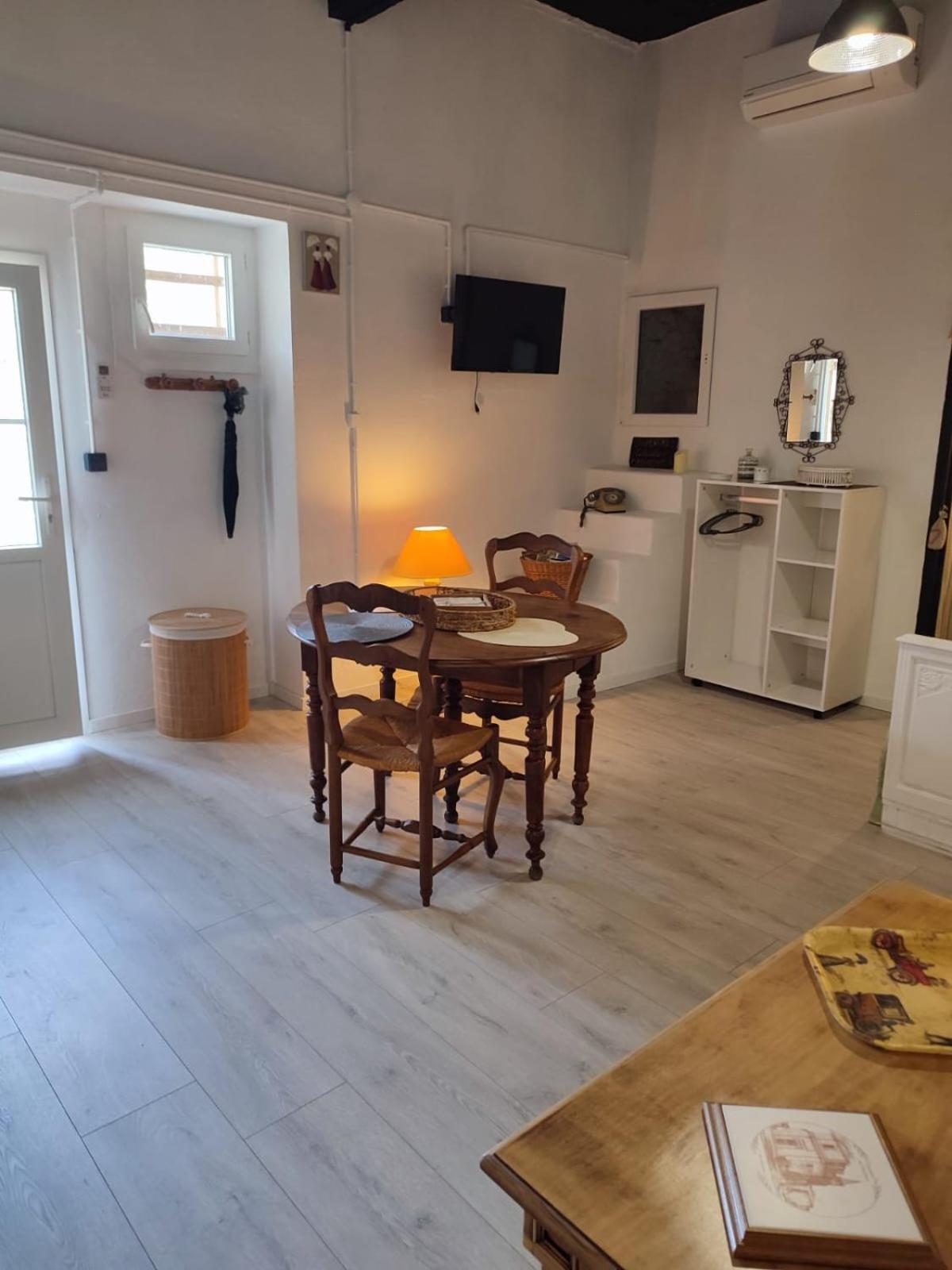 Les Oliviers Apartment Caumont-sur-Durance ภายนอก รูปภาพ